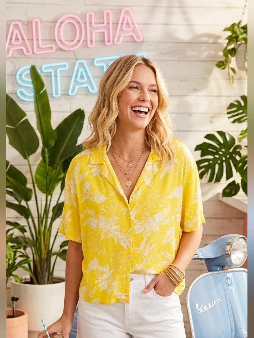 Arizona Jeans Sz XL Oversized Bright Yellow White Floral Button-Up Collar Shirt